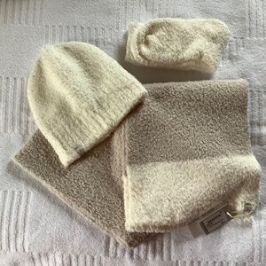 Barefoot Dreams CozyChic Set Scarf Beanie Socks Stone/Pearl One Size